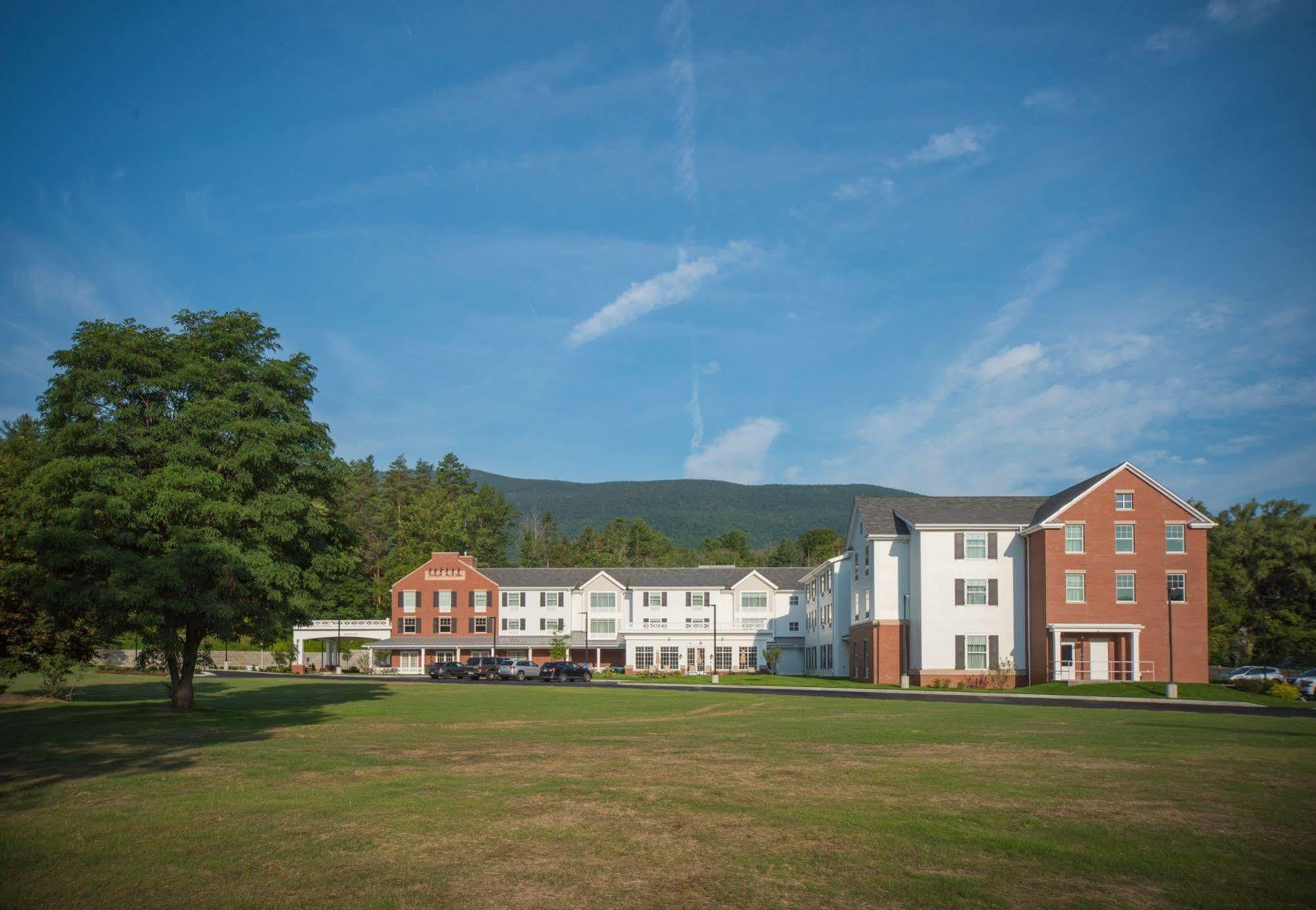Hampton Inn & Suites Manchester, Vt Esterno foto