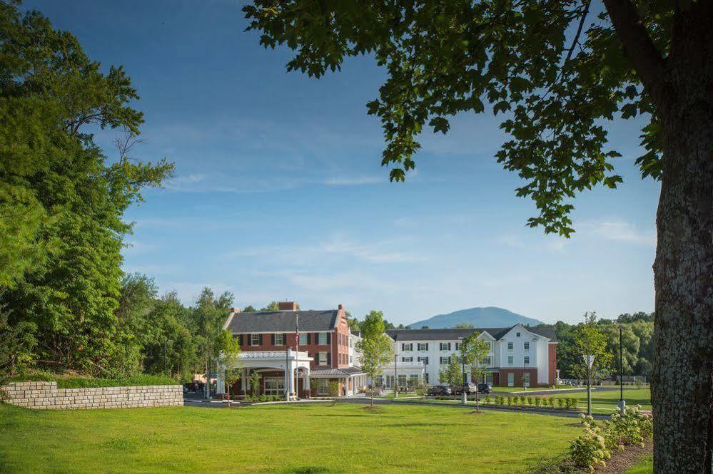 Hampton Inn & Suites Manchester, Vt Esterno foto