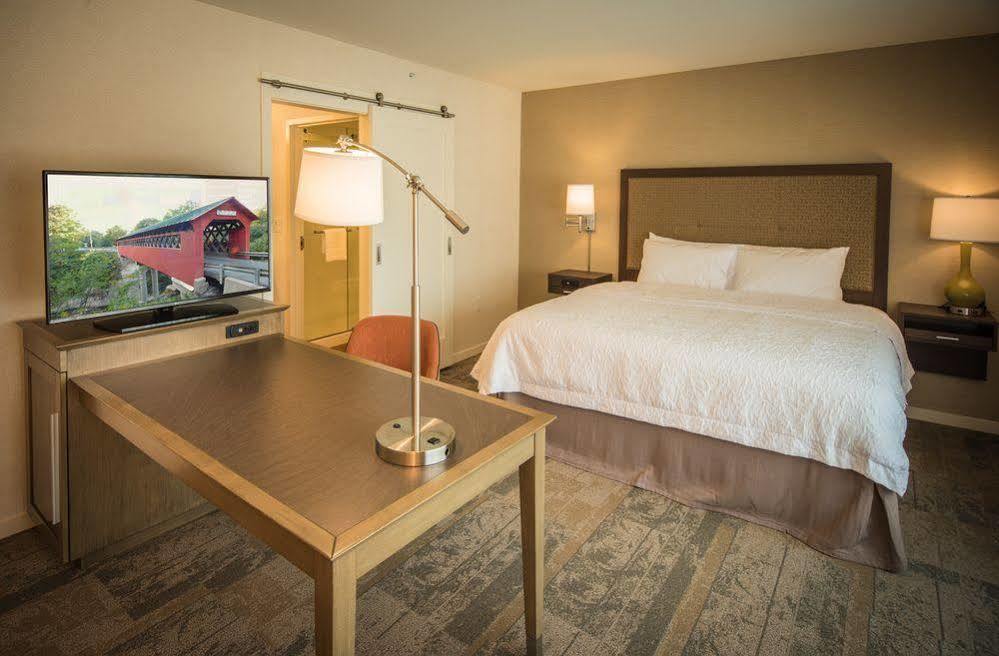 Hampton Inn & Suites Manchester, Vt Esterno foto